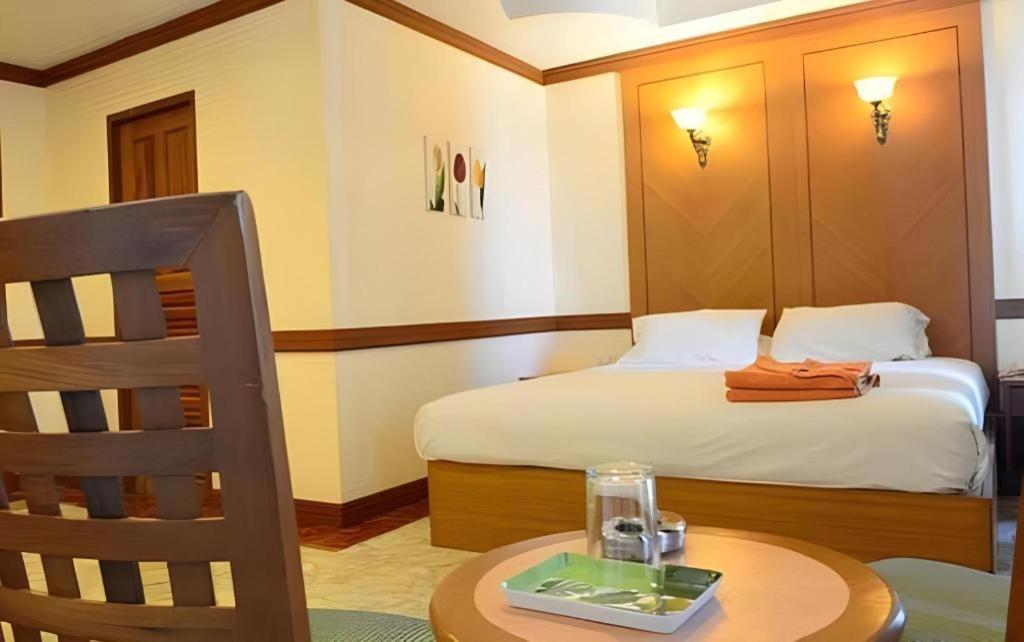 P.72 Hotel Pattaya Exterior photo