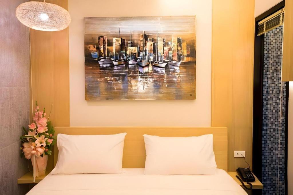 P.72 Hotel Pattaya Exterior photo