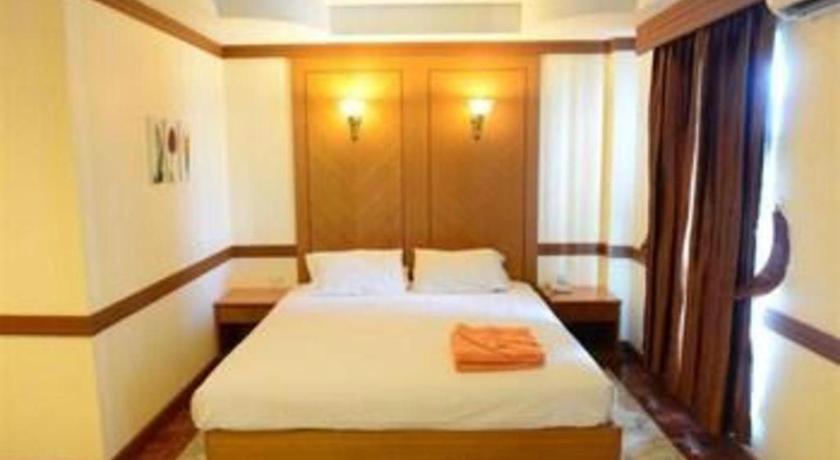 P.72 Hotel Pattaya Exterior photo